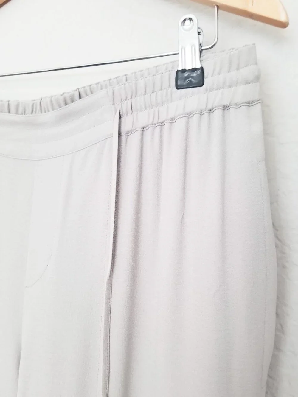Eileen Fisher 100% Silk Georgette Ankle Pants Bone Gray Size S Drawstring $258